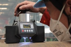 Calibration Method of Digital Magnetic Hardness Tester 