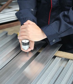 Hardness Testing of Thick Aluminum Profiles and Bars
